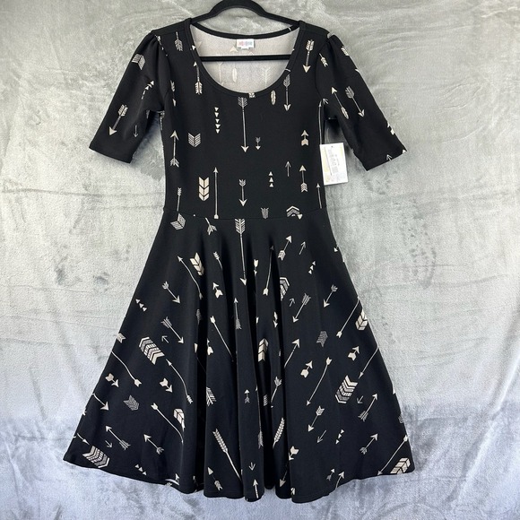 LuLaRoe Dresses & Skirts - LuLaRoe Dress Women's M Black Arrow Pattern Nicole NEW